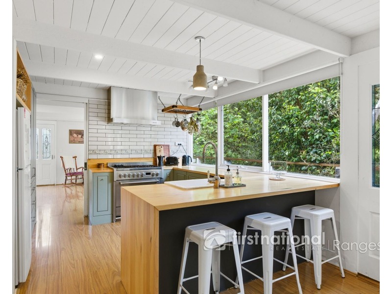 15 Charman Avenue, Emerald VIC 3782