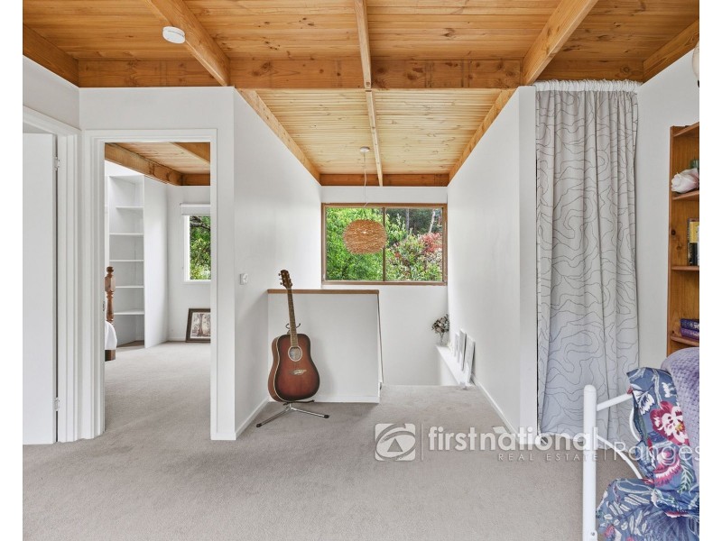 15 Charman Avenue, Emerald VIC 3782