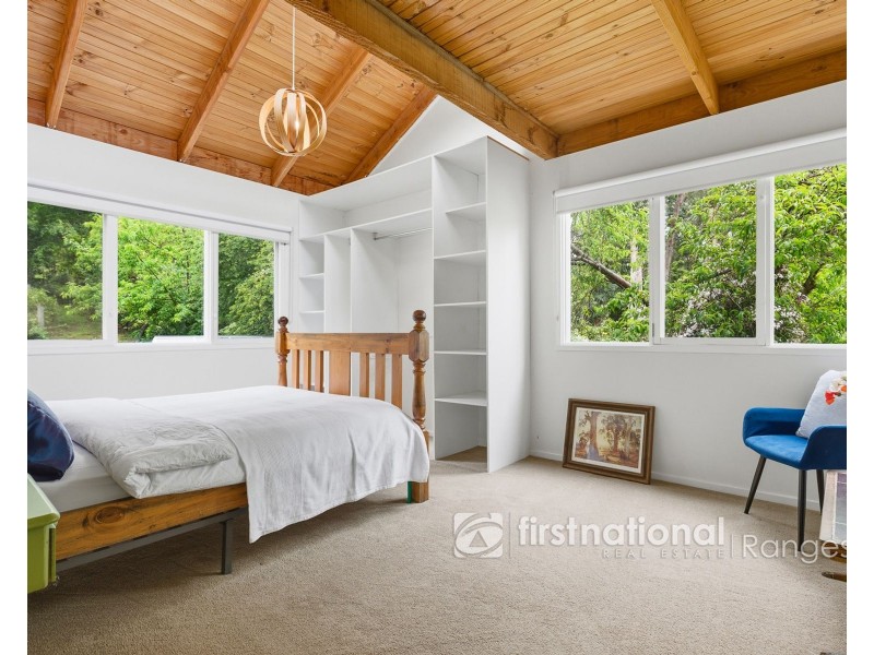 15 Charman Avenue, Emerald VIC 3782