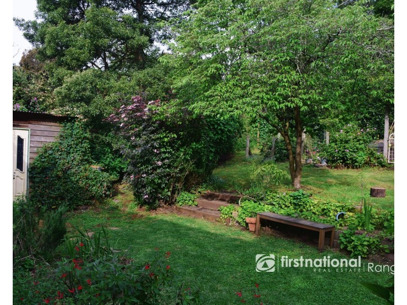 15 Charman Avenue, Emerald VIC 3782