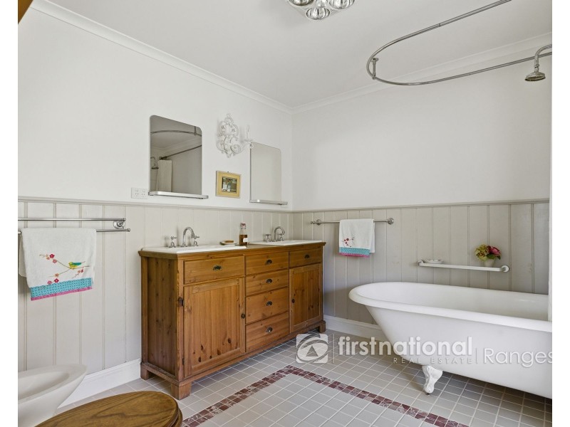 11 Cherry Road, Macclesfield VIC 3782