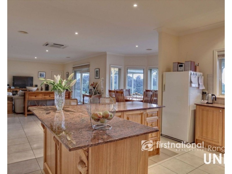 17 & 17a Ford Road, Emerald VIC 3782
