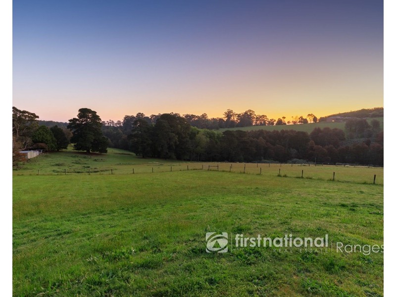 17 & 17a Ford Road, Emerald VIC 3782