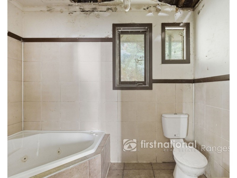 10 Titania Crescent, Tremont VIC 3785
