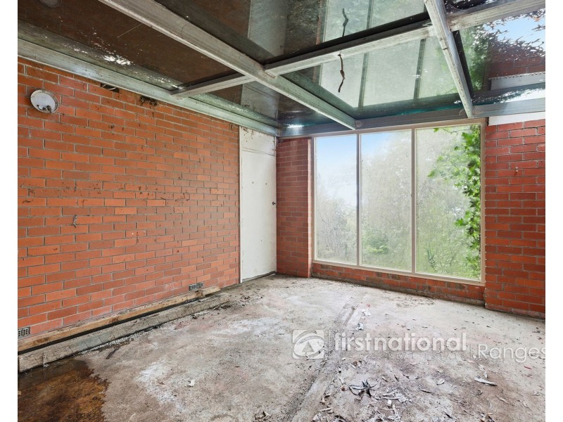 10 Titania Crescent, Tremont VIC 3785