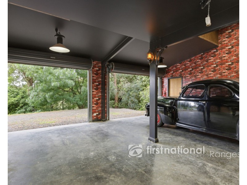 10 Salisbury Avenue, Cockatoo VIC 3781