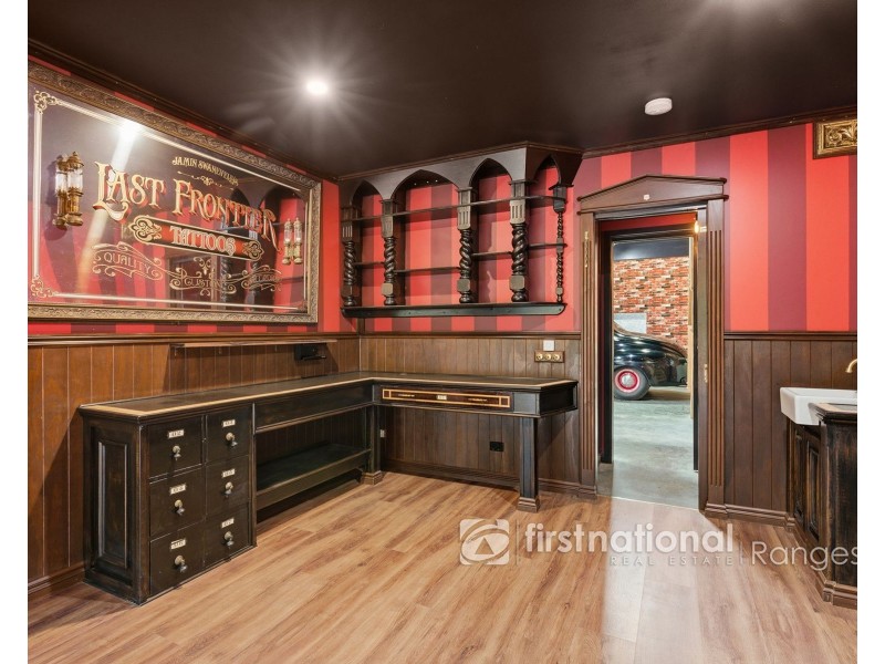 10 Salisbury Avenue, Cockatoo VIC 3781
