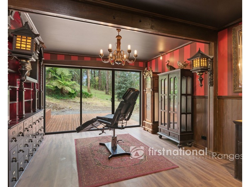 10 Salisbury Avenue, Cockatoo VIC 3781