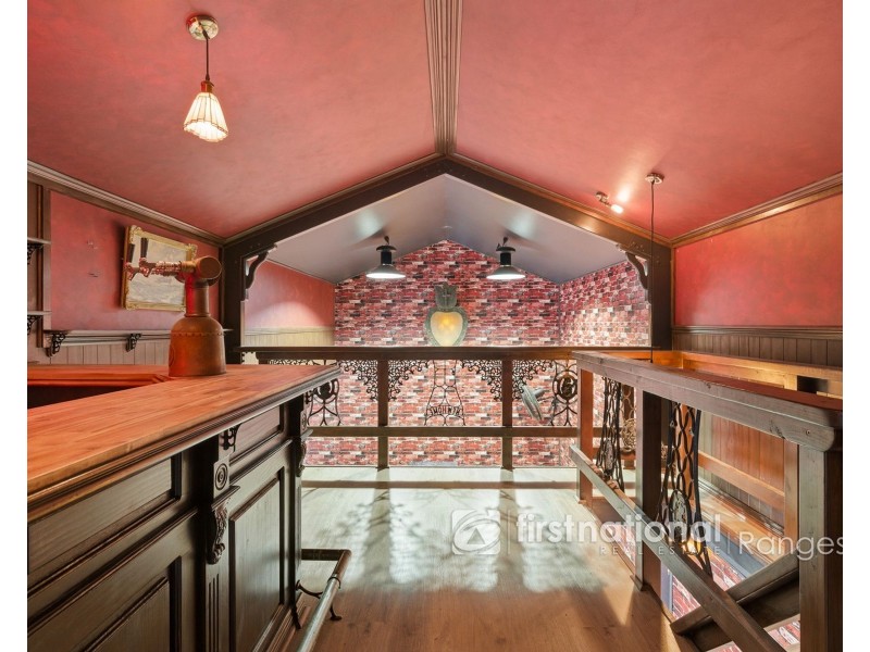 10 Salisbury Avenue, Cockatoo VIC 3781