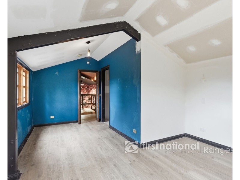 10 Salisbury Avenue, Cockatoo VIC 3781