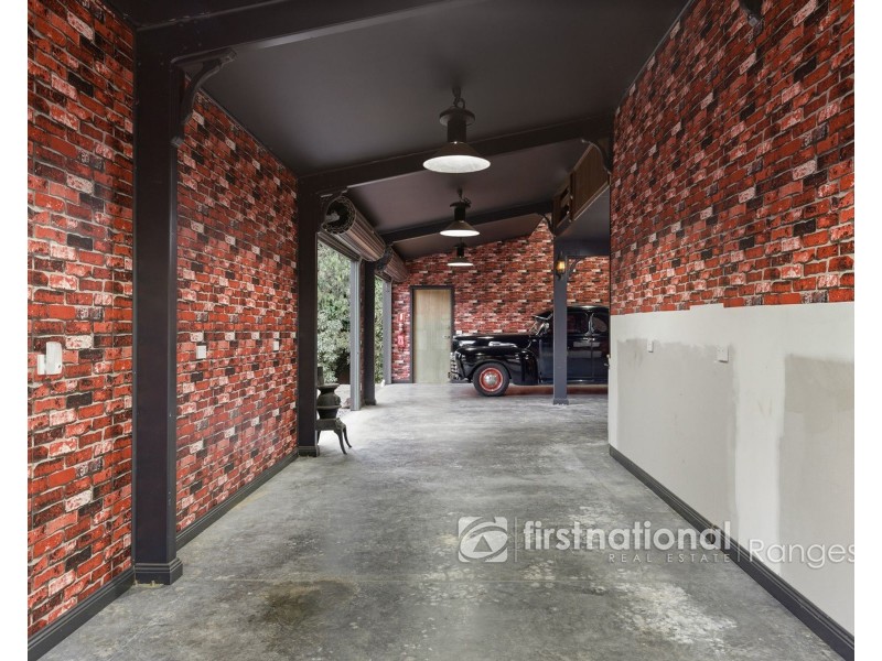 10 Salisbury Avenue, Cockatoo VIC 3781