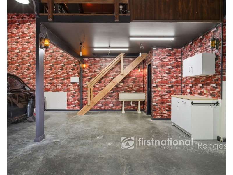 10 Salisbury Avenue, Cockatoo VIC 3781