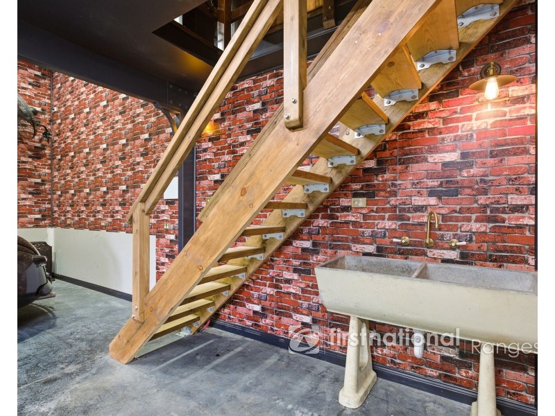 10 Salisbury Avenue, Cockatoo VIC 3781