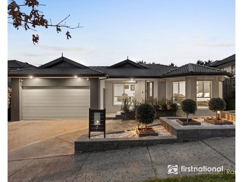 7 Montbrae Circuit, Narre Warren North VIC 3804