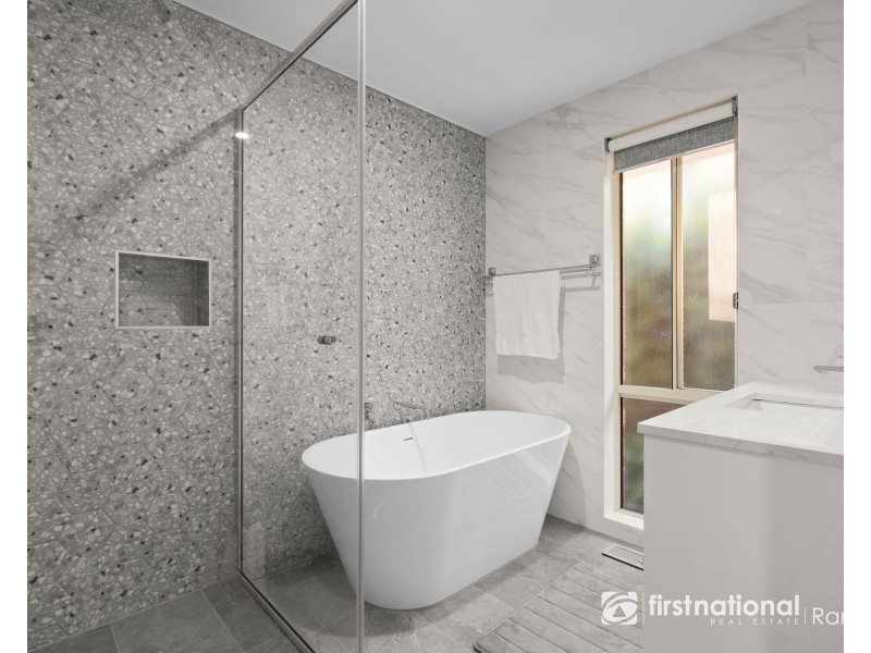 7 Montbrae Circuit, Narre Warren North VIC 3804