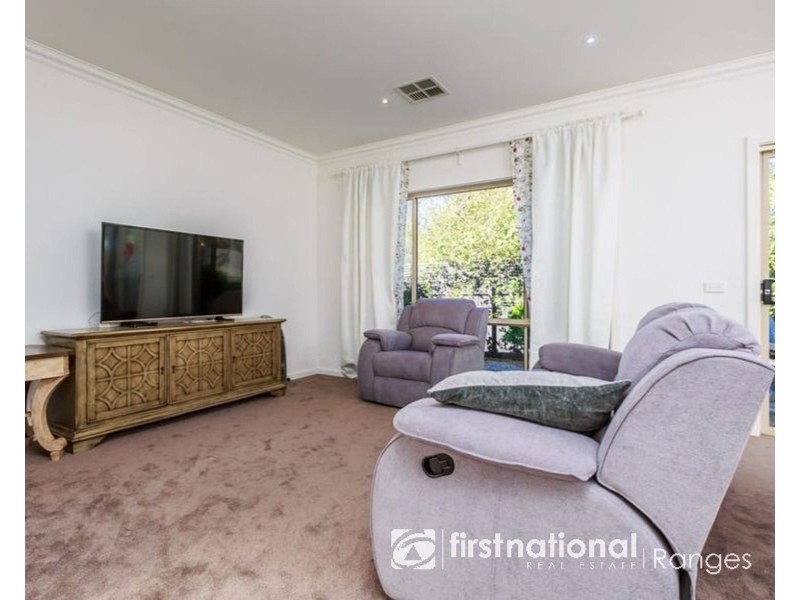 8A Sellick Drive, Croydon VIC 3136
