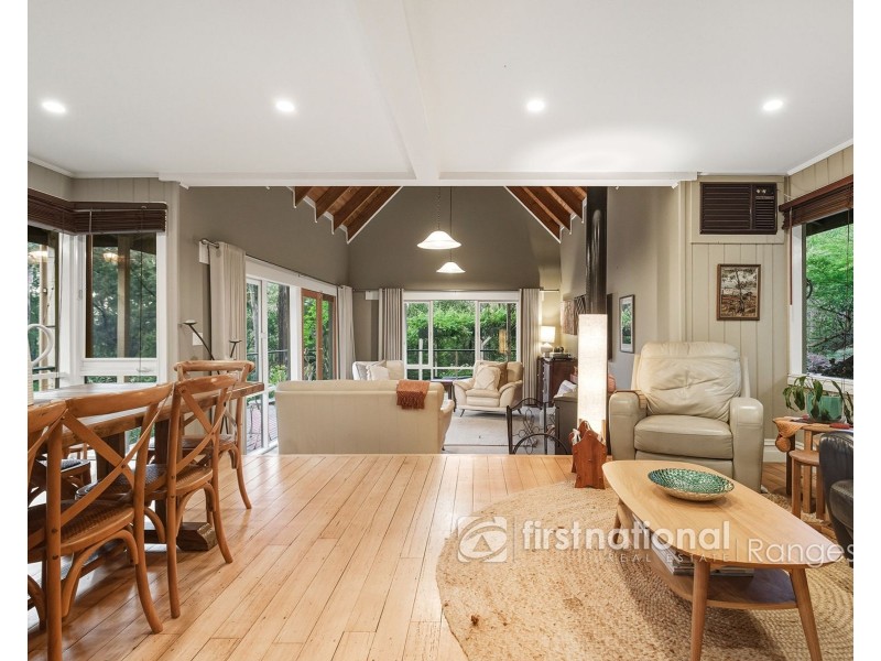 37 Fern Glade Drive, Emerald VIC 3782