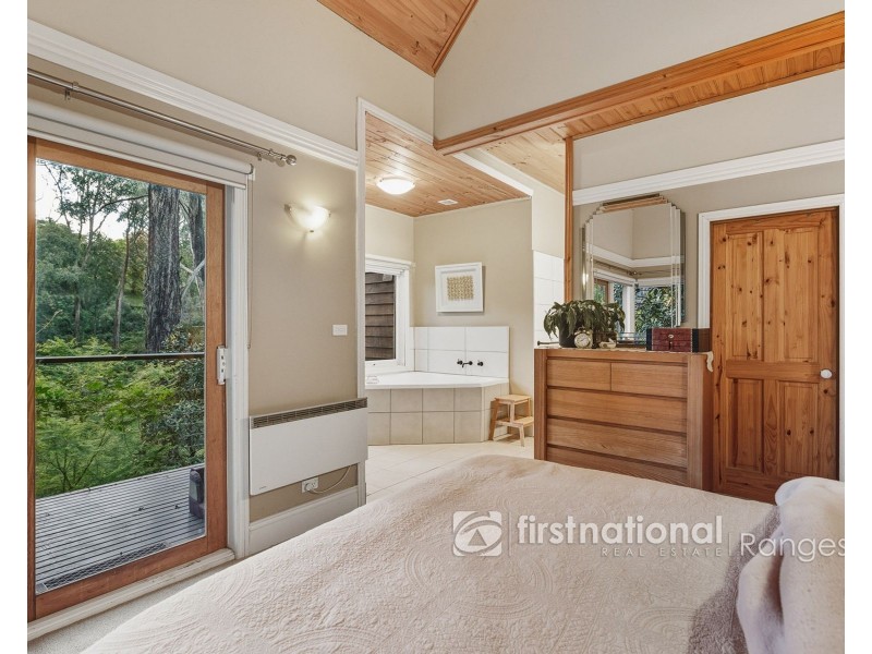 37 Fern Glade Drive, Emerald VIC 3782