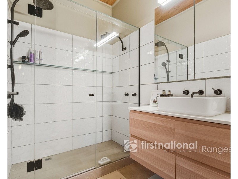 37 Fern Glade Drive, Emerald VIC 3782