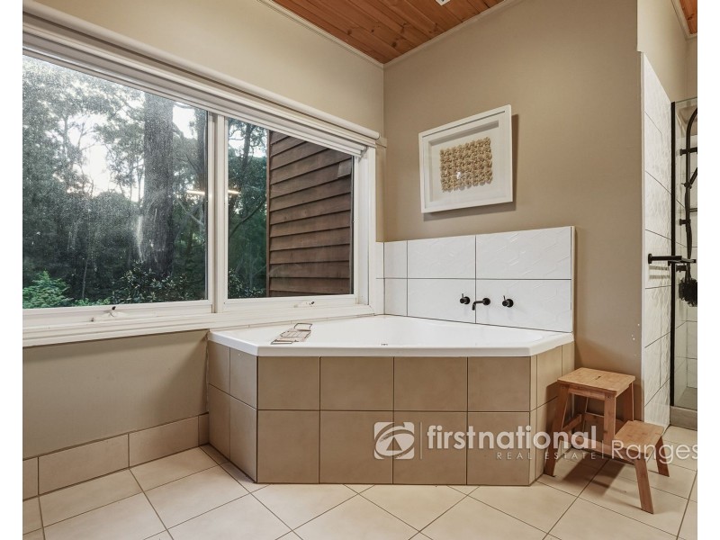 37 Fern Glade Drive, Emerald VIC 3782