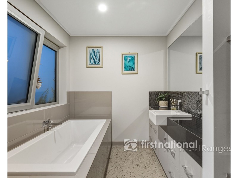 8 Kennedy Road, Avonsleigh VIC 3782