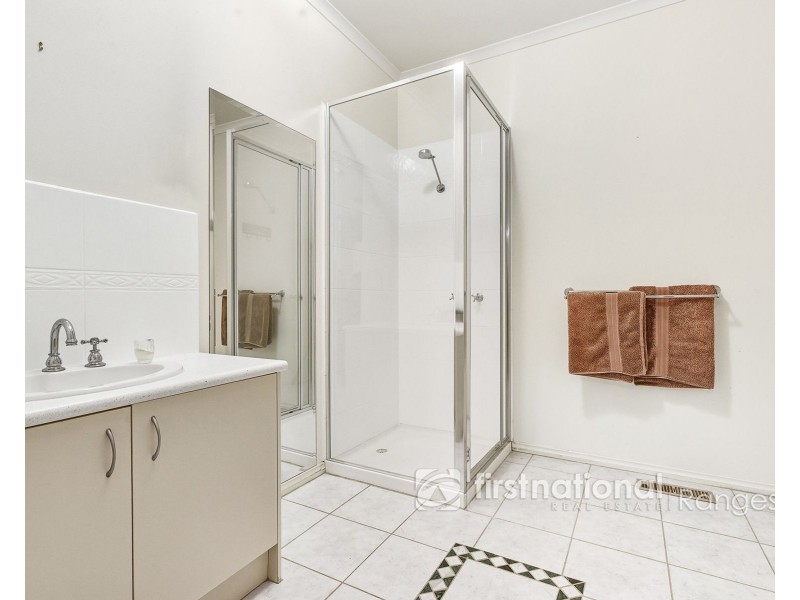 70 First Avenue, Cockatoo VIC 3781