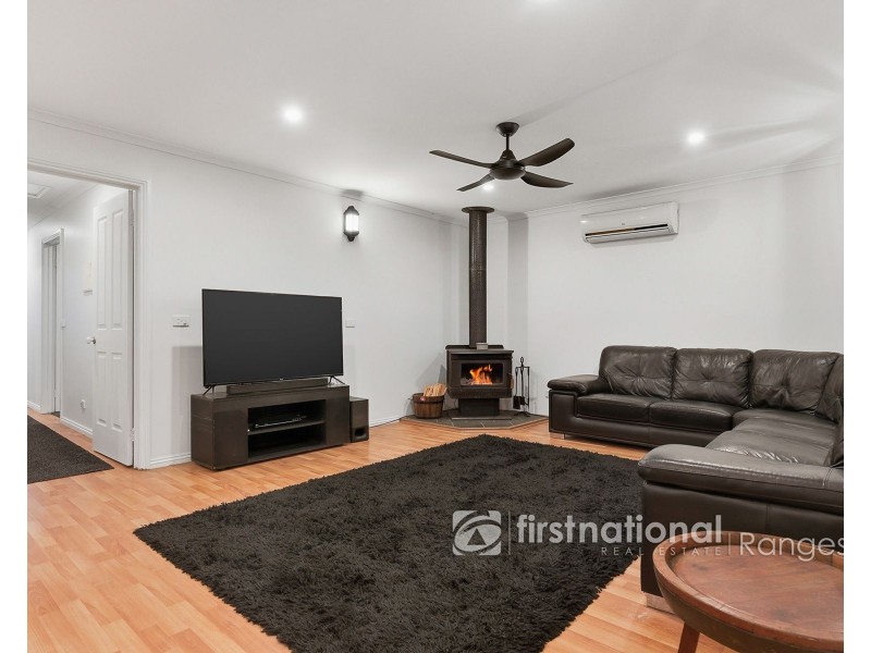 30 Amphlett Avenue, Cockatoo VIC 3781