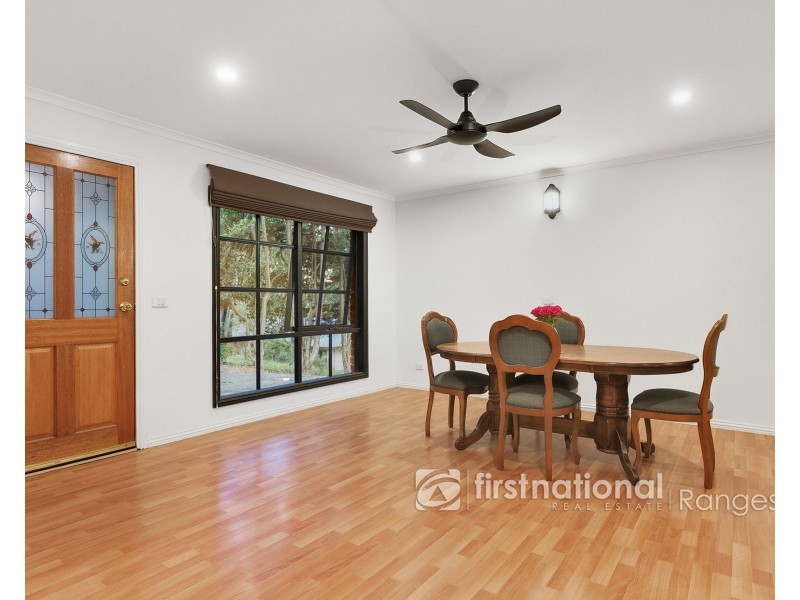 30 Amphlett Avenue, Cockatoo VIC 3781