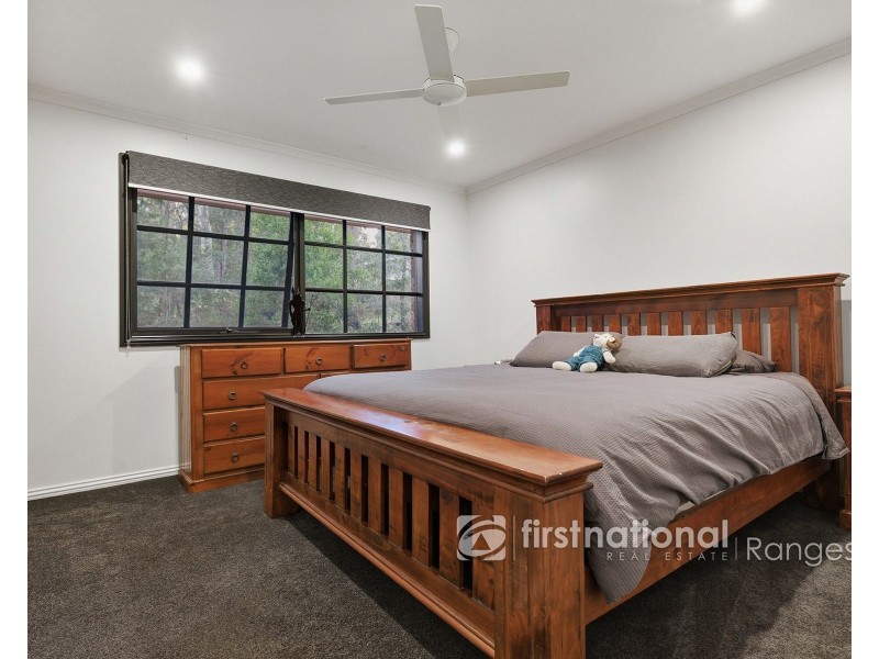 30 Amphlett Avenue, Cockatoo VIC 3781