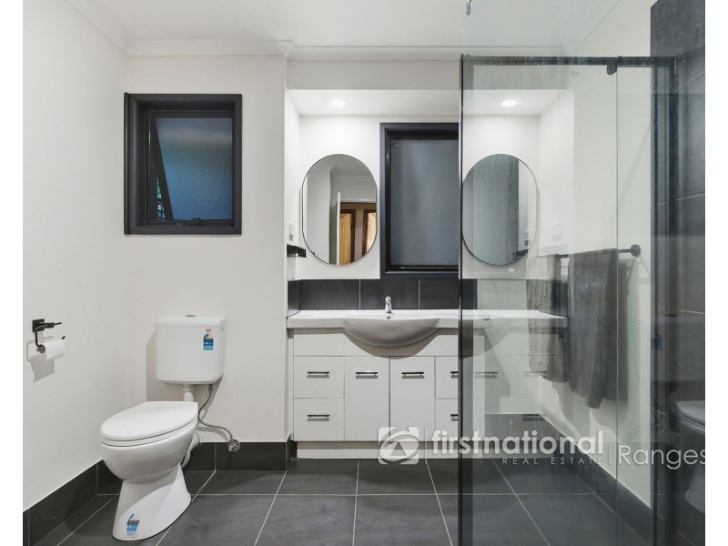 30 Amphlett Avenue, Cockatoo VIC 3781