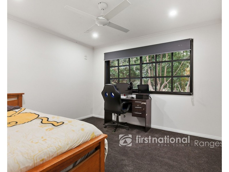 30 Amphlett Avenue, Cockatoo VIC 3781