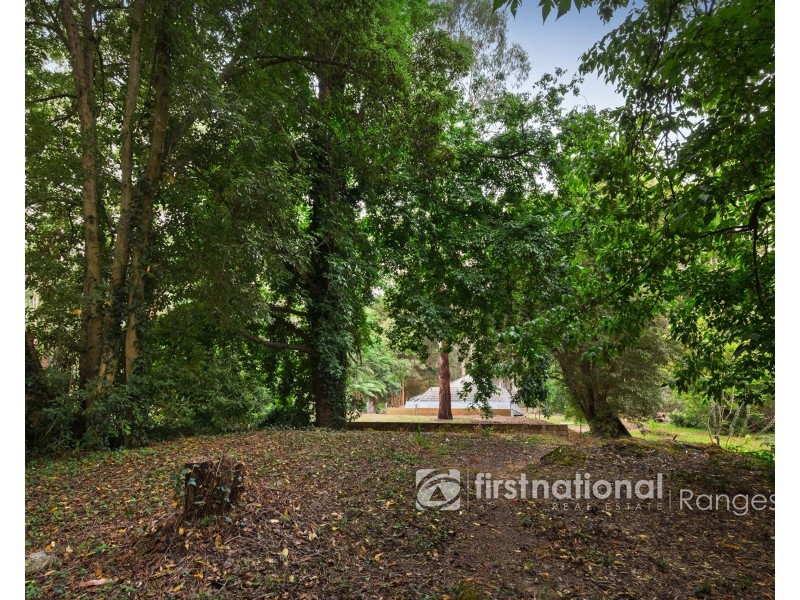 30 Amphlett Avenue, Cockatoo VIC 3781