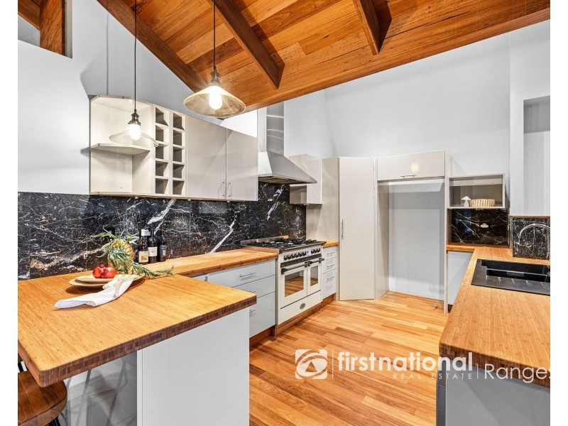 10 Thompson Road, Upwey VIC 3158