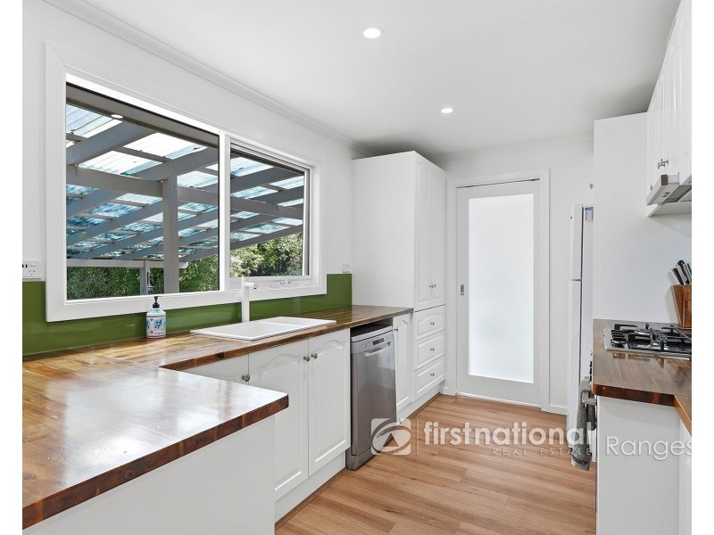 4 Joffre Parade, Cockatoo VIC 3781