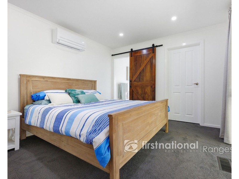 4 Joffre Parade, Cockatoo VIC 3781