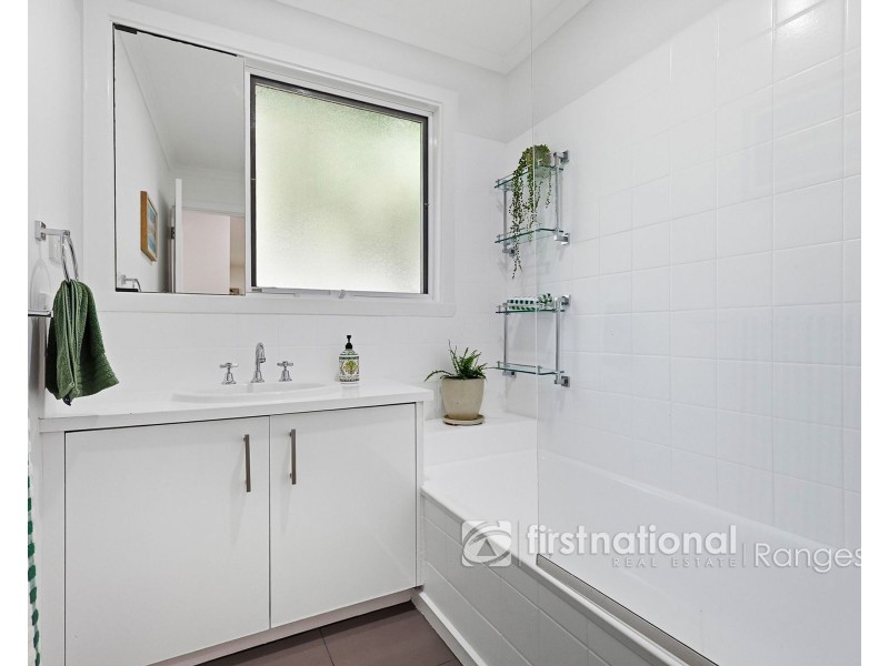 4 Joffre Parade, Cockatoo VIC 3781