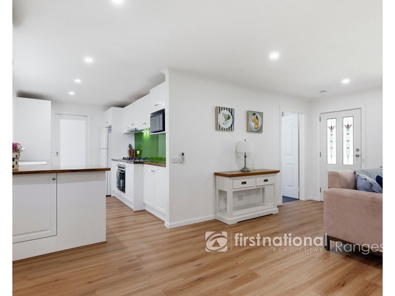 4 Joffre Parade, Cockatoo VIC 3781