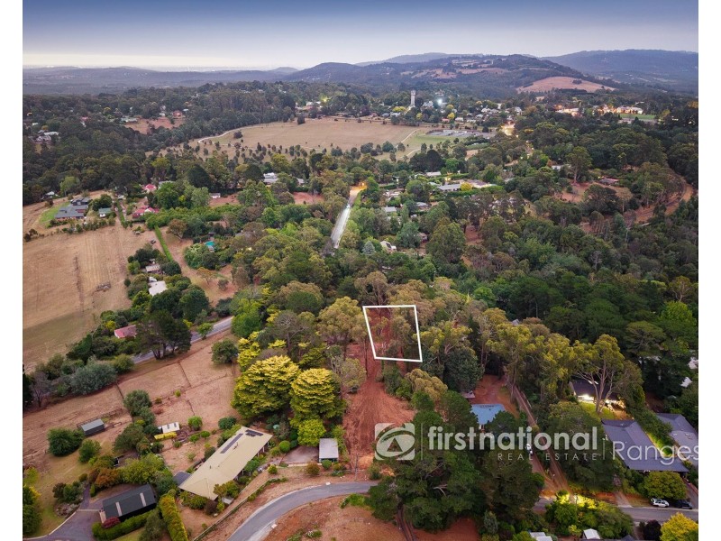 4 Station Avenue, Emerald VIC 3782