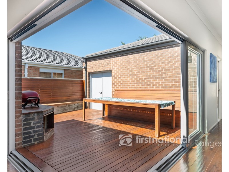 5 Headland Way, Cranbourne East VIC 3977