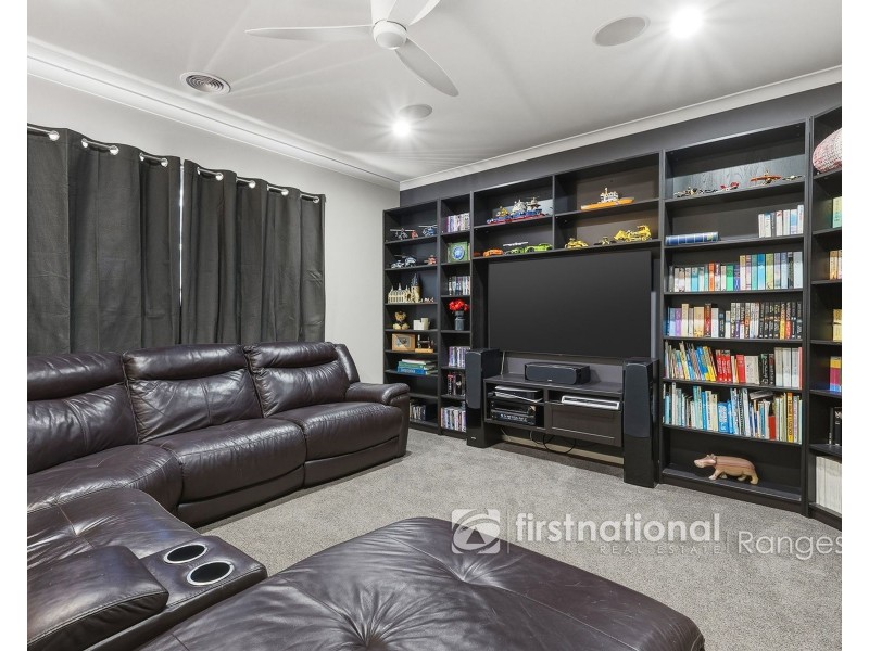 5 Headland Way, Cranbourne East VIC 3977