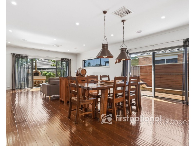 5 Headland Way, Cranbourne East VIC 3977