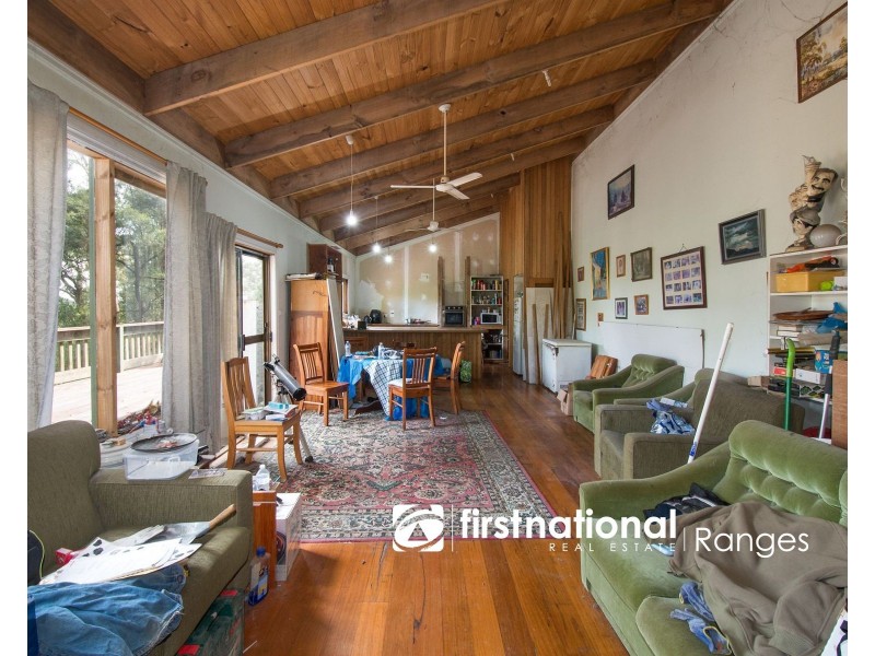 2 Eveline Road, Selby VIC 3159