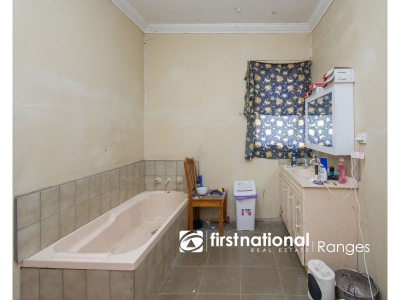 2 Eveline Road, Selby VIC 3159