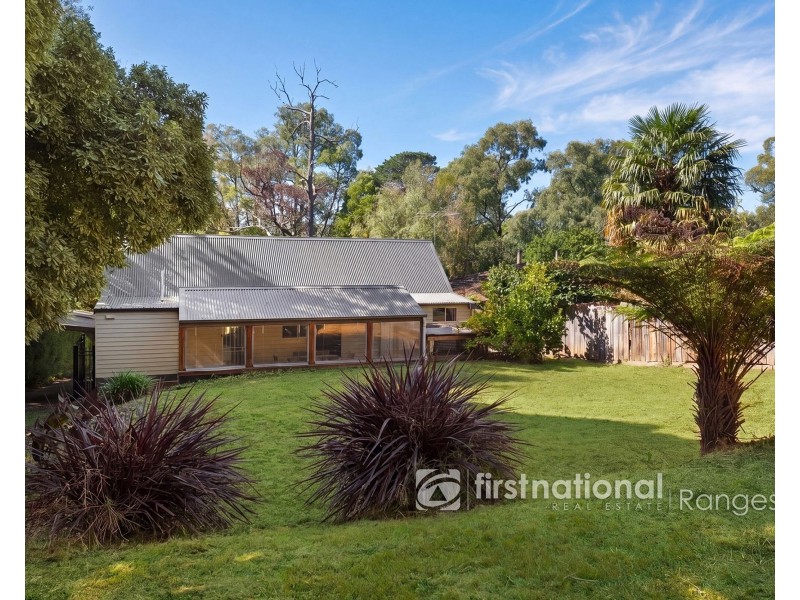 10 Haylock Avenue, Cockatoo VIC 3781