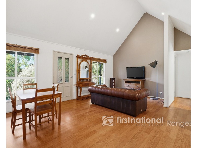 10 Haylock Avenue, Cockatoo VIC 3781