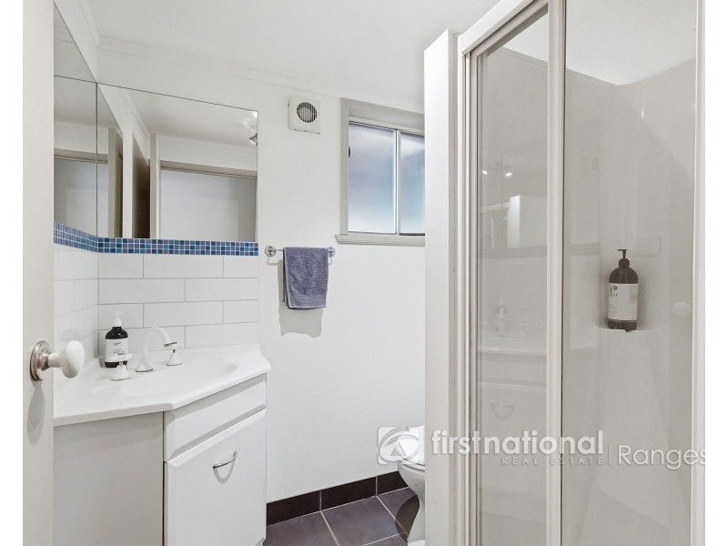 10 Haylock Avenue, Cockatoo VIC 3781