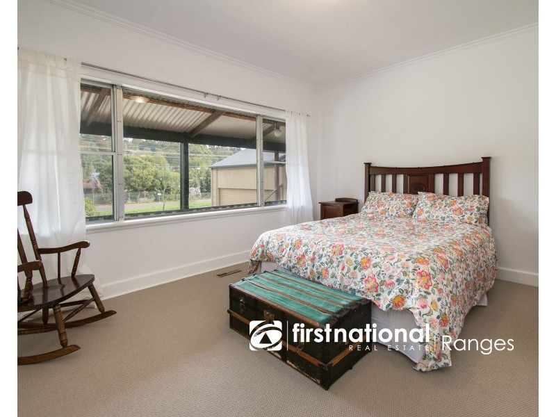 18 Darling Avenue, Upwey VIC 3158