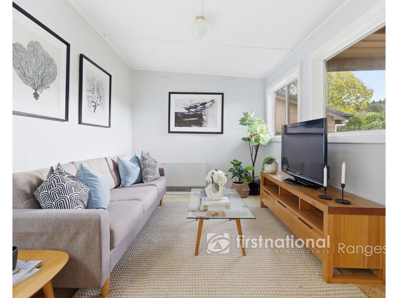 8 Paradise Grove, Emerald VIC 3782