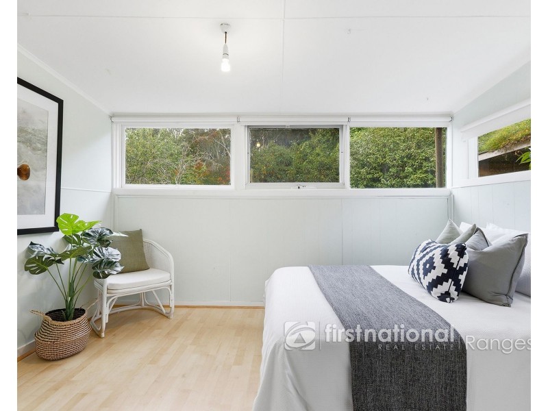 8 Paradise Grove, Emerald VIC 3782