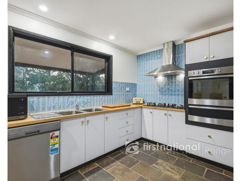 6 MacKenzie Street, Cockatoo VIC 3781